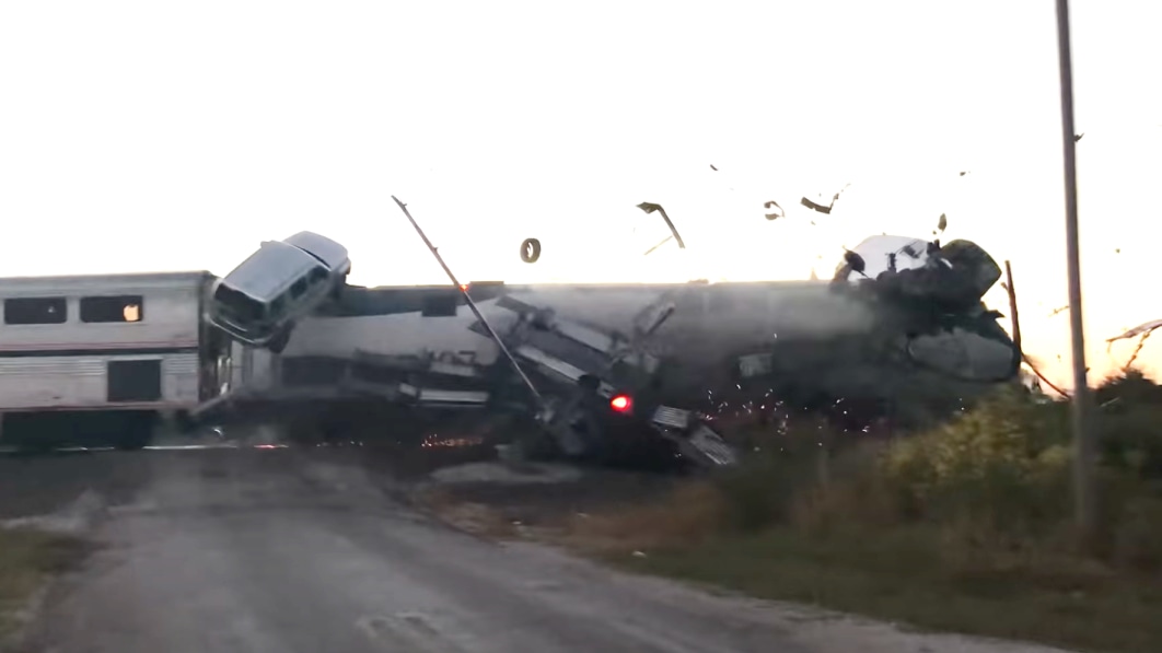 Train-crash-11.png